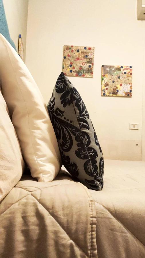 Bed And Breakfast Casa Mariella Napoli Bagian luar foto